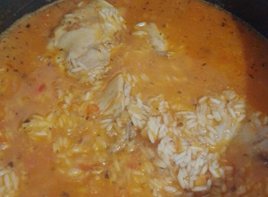 Una foto de El verdadero guiso de arroz con pollo👌😋