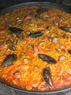 Una foto de Paella de domingo de marisco