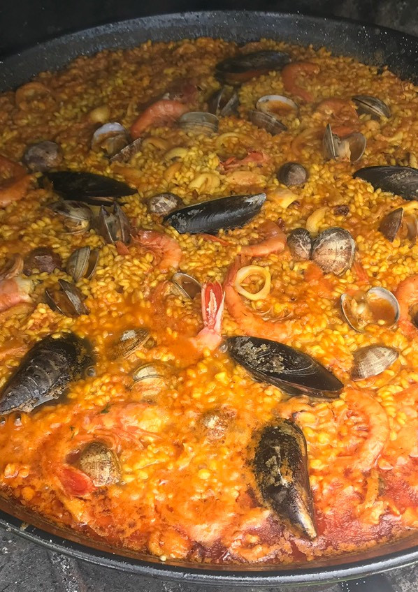 Una foto de Paella de domingo de marisco