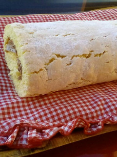 A picture of Cream Swiss Roll.