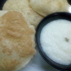 A picture of Kheer Puri.