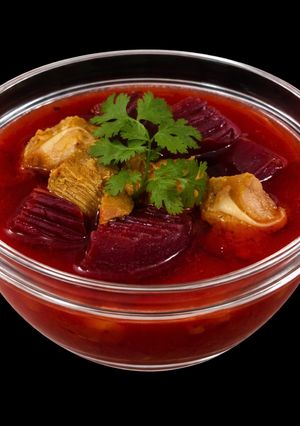 Hình của món SP.0914 - Sụn Sườn Heo Hầm Củ Dền.