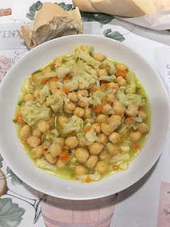 Una foto de Garbanzos con pella