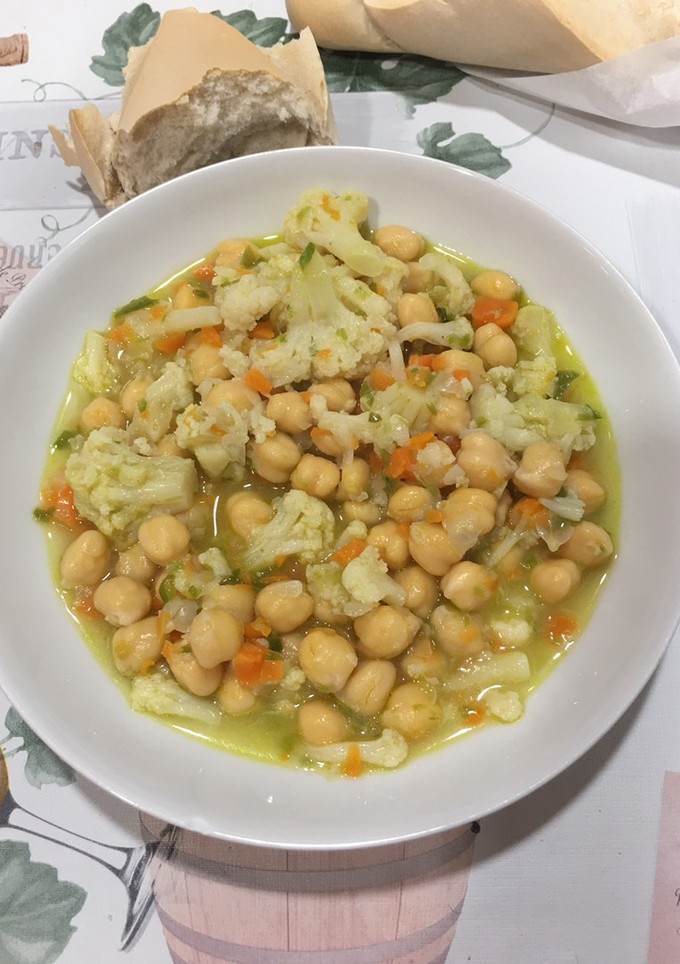 Una foto de Garbanzos con pella