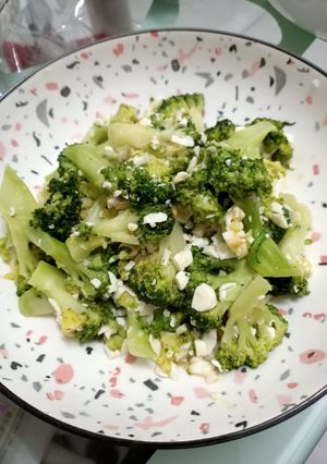 鹹蛋炒花椰菜 的食譜成品照片