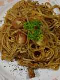Pasta con tiras de cerdo y cubios