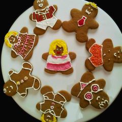 A picture of Gingerbread Cookies.