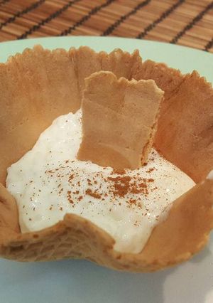 Una foto de Arroz con leche con barquillo