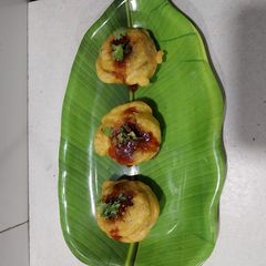 A picture of Bateta Vada.