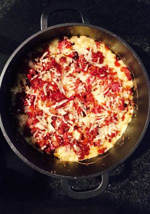 A picture of Spicy Mac n Cheese with Bacon.
