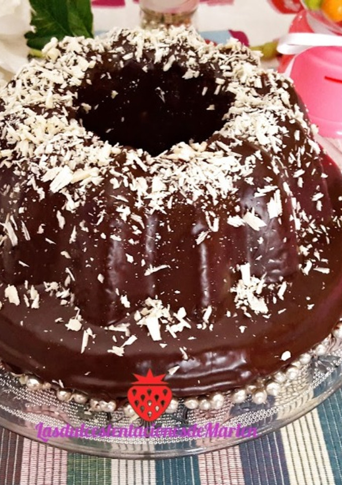 Una foto de Bizcocho de chocolate calado con almíbar de naranja