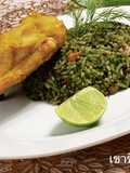 ข้าวผัดซอสเพสโต้กับไก่อบขมิ้น