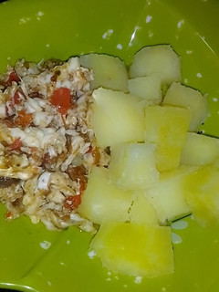 A picture of Sweet potatoes with egg sauce.