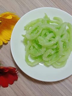Hình của món Mứt dừa non matcha.
