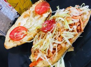 Una foto de 🇲🇽Lonches de pierna estilo Jalisco 🇲🇽