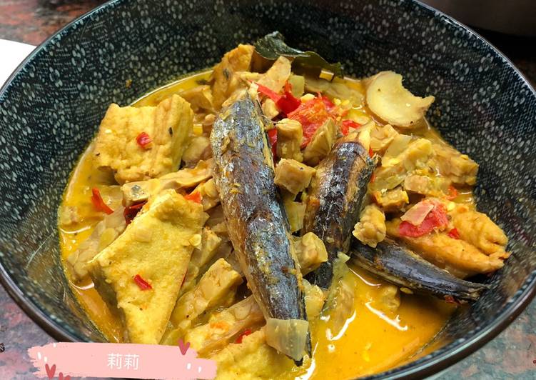Tongkol bumbu kuning 魚咖哩