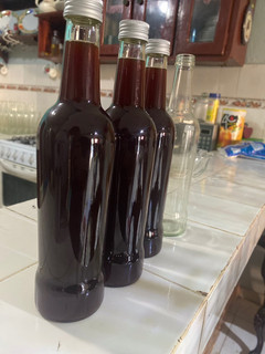 Una foto de Vino Artesanal de Cherries disecadas