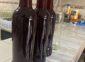 Una foto de Vino Artesanal de Cherries disecadas