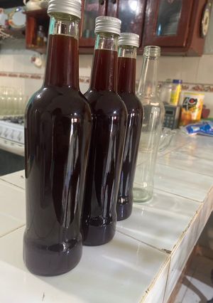 Una foto de Vino Artesanal de Cherries disecadas