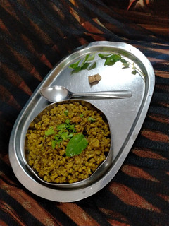 છુટ્ટા મગ (Dry Mag Recipe In Gujarati) રેસીપી મુખ્ય ફોટો