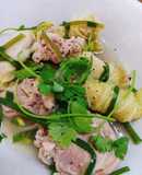 Bắp giò hầm cải thảo cuộn