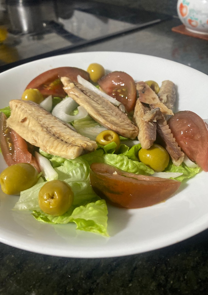 Una foto de Ensalada con filete de caballa