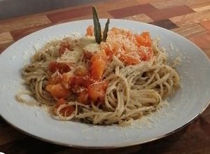 Una foto de Linguine con salsa Rústica