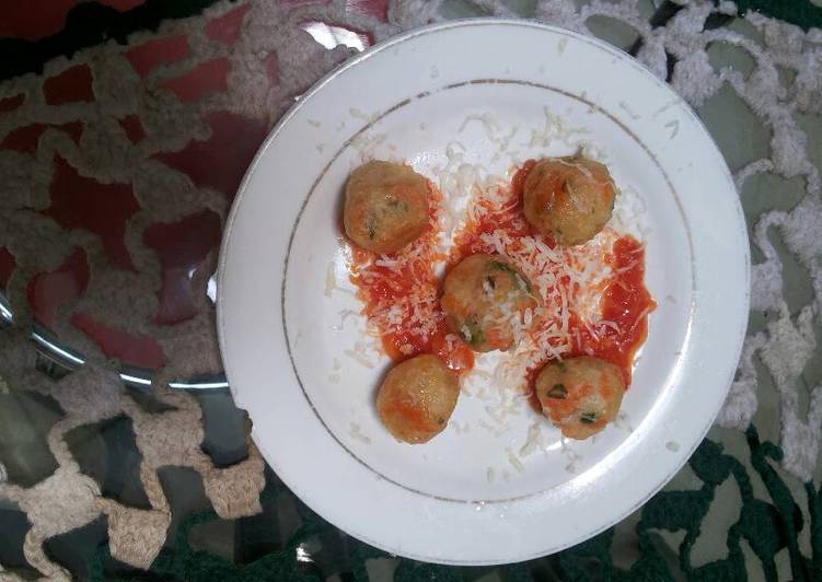 Fried Potatoes with Tomato sauce homemade