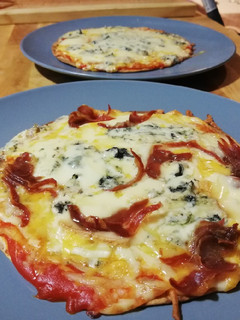 Una foto de Fajipizza 4 Quesos, Jamón y Miel