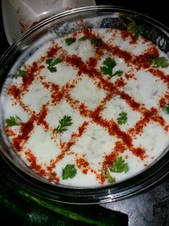 खीरे का रायता (kheere ka raita recipe in hindi) रेसिपी मुख्य फोटो