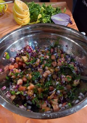 Una foto de Pebre exótico con maracuyá