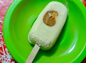 Una foto de Helados de crema con manjar