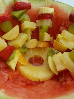 Una foto de Postre sandía sorpresa de frutas