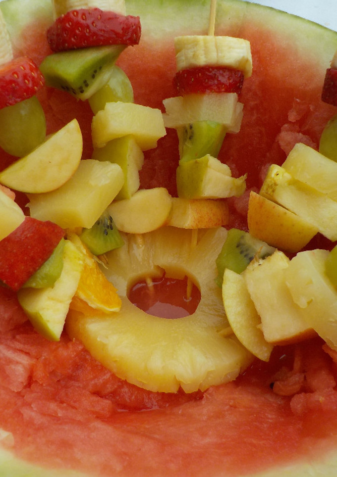 Una foto de Postre sandía sorpresa de frutas