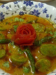 A picture of Paalak gatta curry.