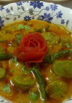 A picture of Paalak gatta curry.