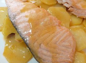 Foto principal de Salmón al horno con patatas