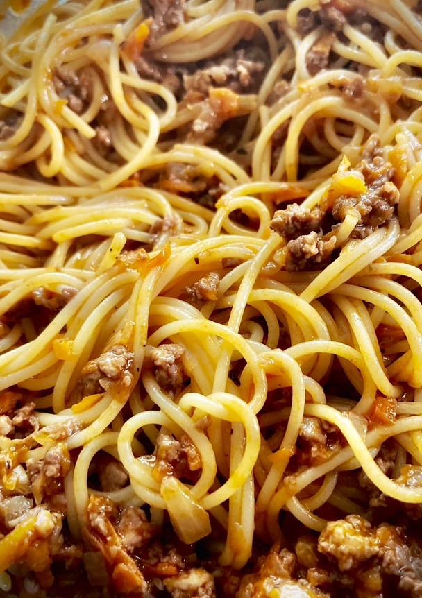 Una foto de Spaghetti a la boloñesa