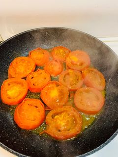 صورة لوصفة طماطم 🍅 بالدهن