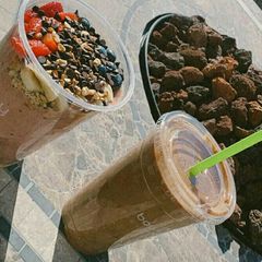 Chocolate shake A picture of Chocolate shake.