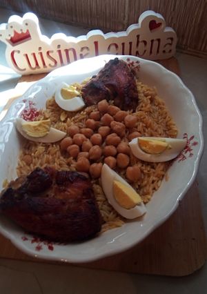 صورة لوصفة تليتلي بصوص حمراء مع دجاج محمر