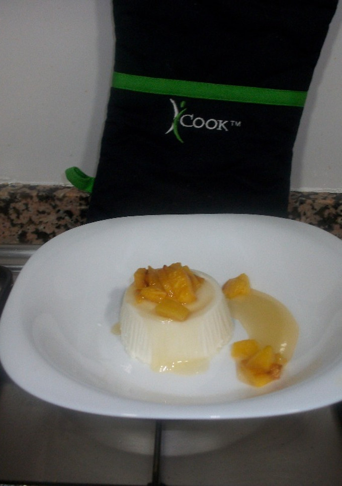 Una foto de Panacotta con melocotón: