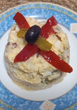 Una foto de Pimientos del piquillo con atún (ensaladilla)