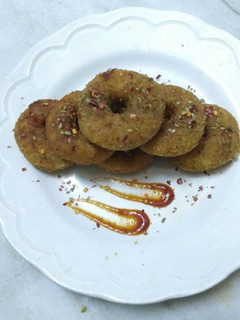 A picture of Crispy bread vadas.