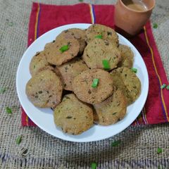A picture of Pearl millet flour fritters.