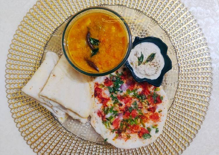 South Indian Thali-Uttapam, Neer Dosa, Sambhar, coconut chutney