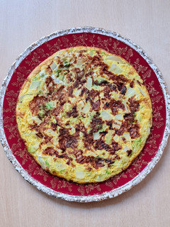 Una foto de Tortilla de akusai (col china) 🥬 y cebolla 🧅 Receta de aprovechamiento