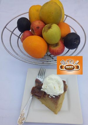 A picture of Upside down apple cake.