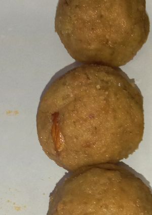 A picture of Besan Ladoo.