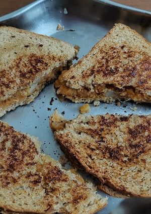 A picture of Aloo Stuffed Wheat Bread Sandwich.